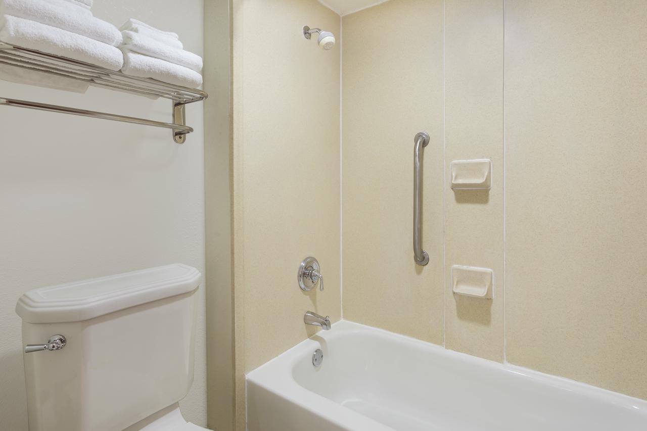 Baymont By Wyndham Orangeburg North Ξενοδοχείο Εξωτερικό φωτογραφία