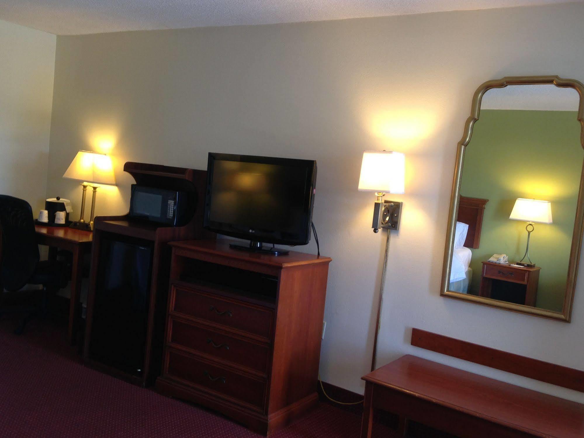 Baymont By Wyndham Orangeburg North Ξενοδοχείο Εξωτερικό φωτογραφία